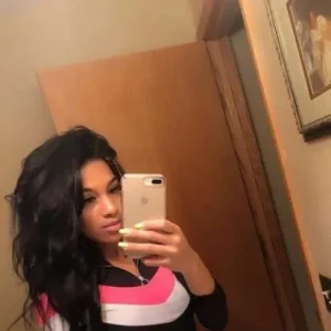 Arinzona Escort in Lowell