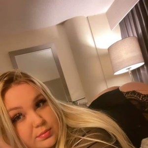 Blonde Escort in Peoria IL