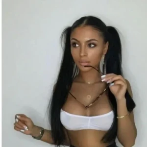 Elysa Escort in Elgin