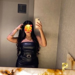 Julia Escort in Farnham