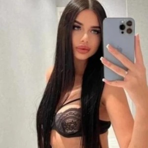 Ella Escort in Aston