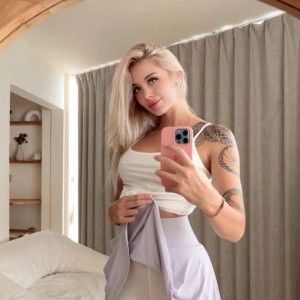 Kelly Escort in Irvine