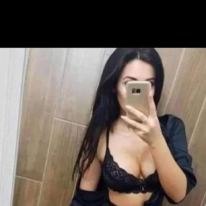 Ayshaa Escort in Loughton