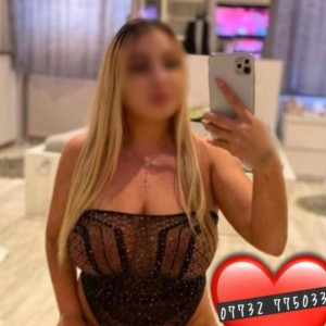 Jolie Escort in Totton