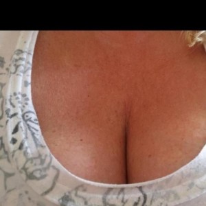 Blonde Escort in Yeovil