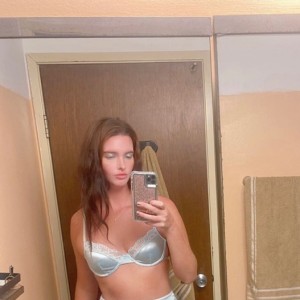 Sofia Escort in Elgin