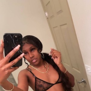Nikki Escort in Brentwood