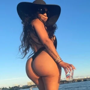 LOLA Escort in Knoxville