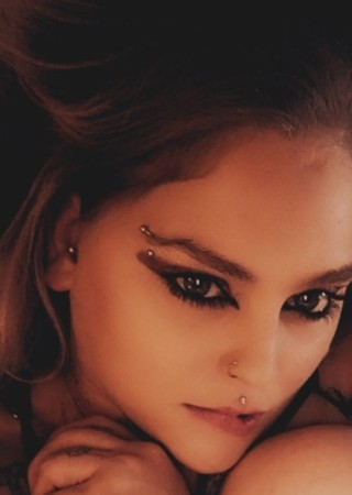 Ruskin | Profile Lynn-26-3561220-photo-1