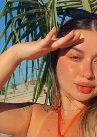 L.Blessing-25-3559973-photo-1