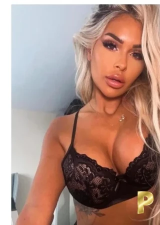 Bury | Profile Harriet-27-3552714-photo-1
