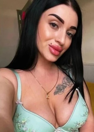 West Bromwich | Profile Sophie-26-3551553-photo-1