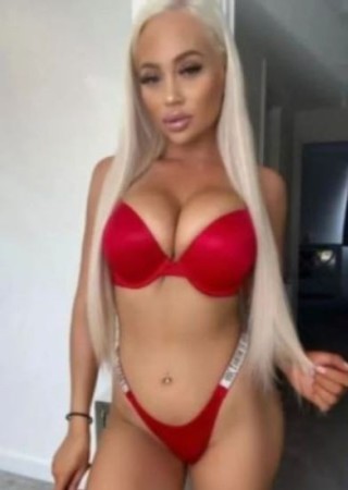 Lowestoft | Profile Barbie-21-3545708-photo-1