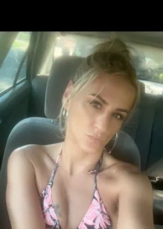 Nikki-40-3556345-photo-1