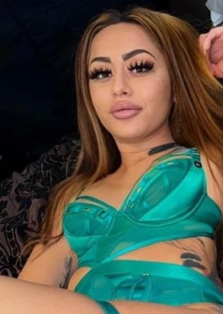 Naomy-22-3560641-photo-2