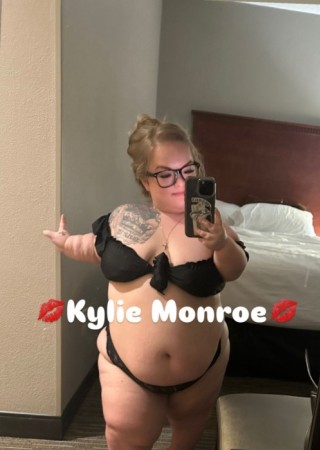 Kylie Monroe-20-3559179-photo-0