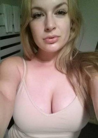 Angie-25-3561800-photo-0
