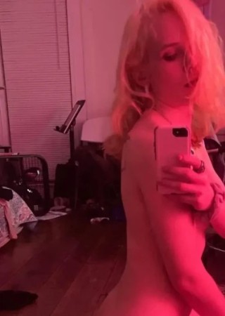 Violet-20-3560495-photo-1