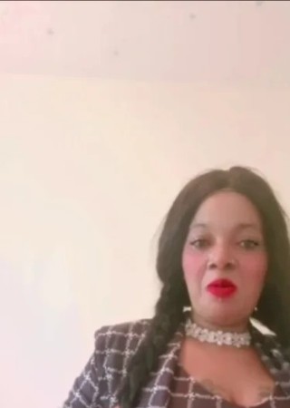 Beeston | Profile Lexxy-38-3561876-photo-1