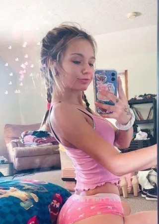 Ella-23-3560769-photo-2