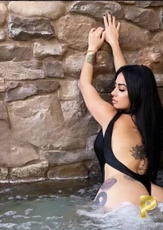 Albany | Profile CHLOE-26-3556711-photo-1