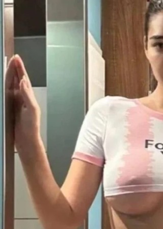 Julia-24-3551350-photo-2