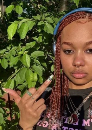 Annie-25-3559757-photo-0