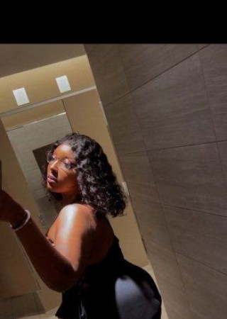 Charlotte | Profile Janelle-23-3549584-photo-1