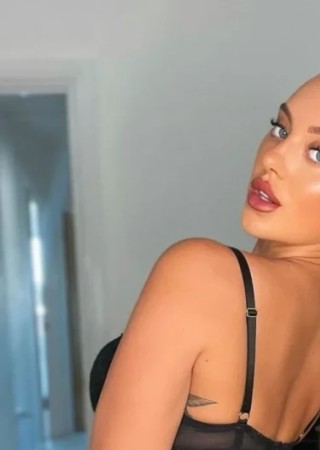 Becky-24-3561406-photo-3