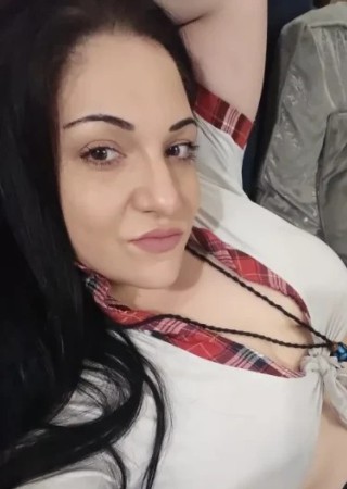 Miss Brat-37-3561672-photo-0