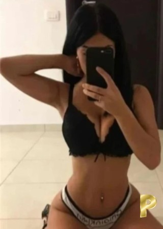 Emma-32-3543882-photo-1