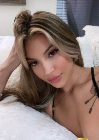 Khloe-25-3561579-photo-3