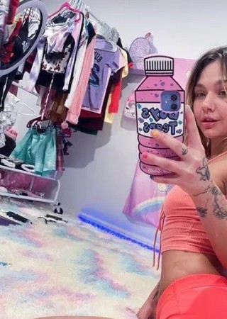 Ella-23-3560769-photo-0