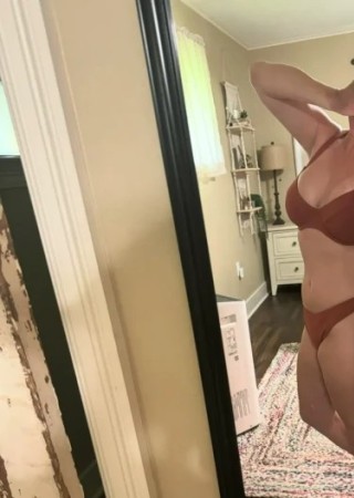 lana leweis-25-3559818-photo-0