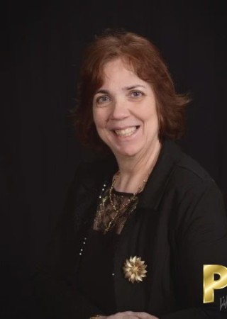 Farmington | Profile Caroline-45-3561420-photo-1
