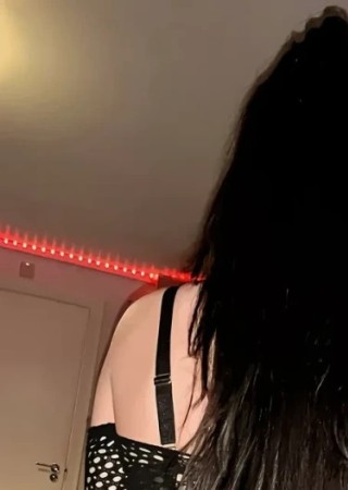 Miss Poison-28-3560676-photo-1