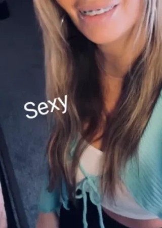 Blonde-39-3559999-photo-1