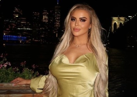 Brentwood | Profile Scarlet-25-3561988-photo-1