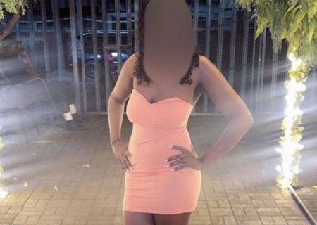 Ebony-28-3561862-photo-1