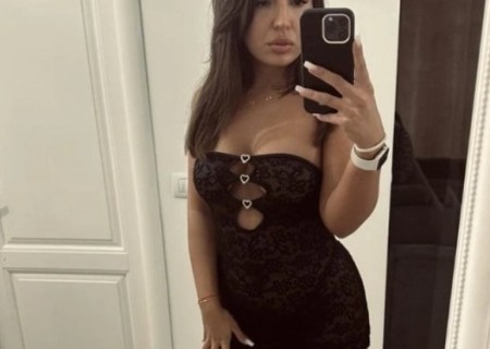 Moly-22-3562068-photo-1