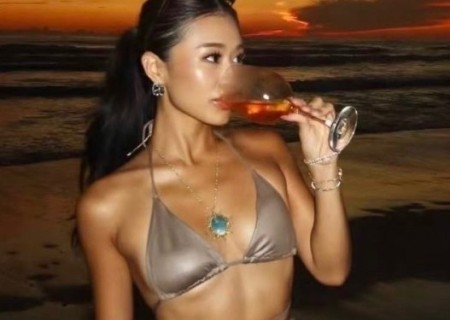 Melanie-24-3562199-photo-0