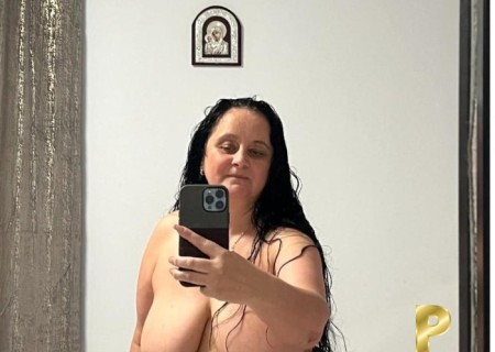 Julia-39-3545929-photo-1