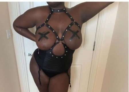 CURVY AND BUSTY EBONY QUEEN 👸🏿-0-3536692-photo-1