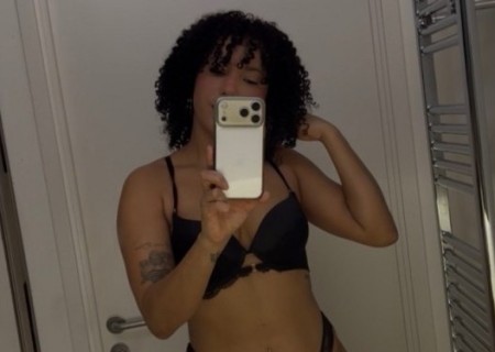 Dunstable | Profile Emmy-26-3562190-photo-1