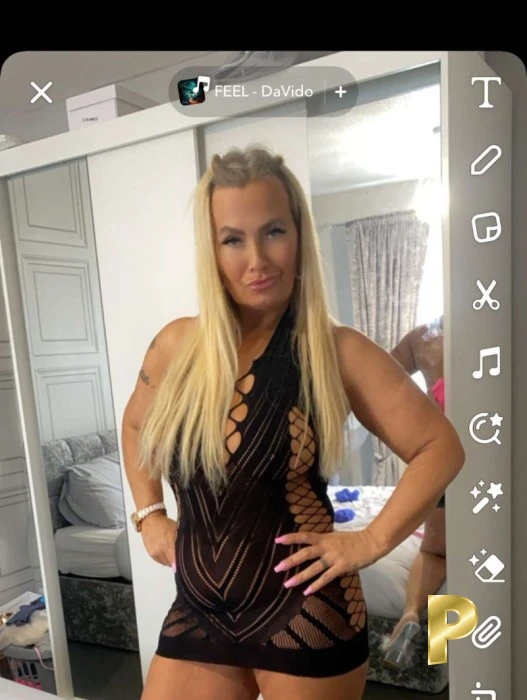 Leanne-50-3545376-photo-2
